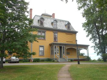 PEI - Charlottetown - Beaconfield Mansion (8)